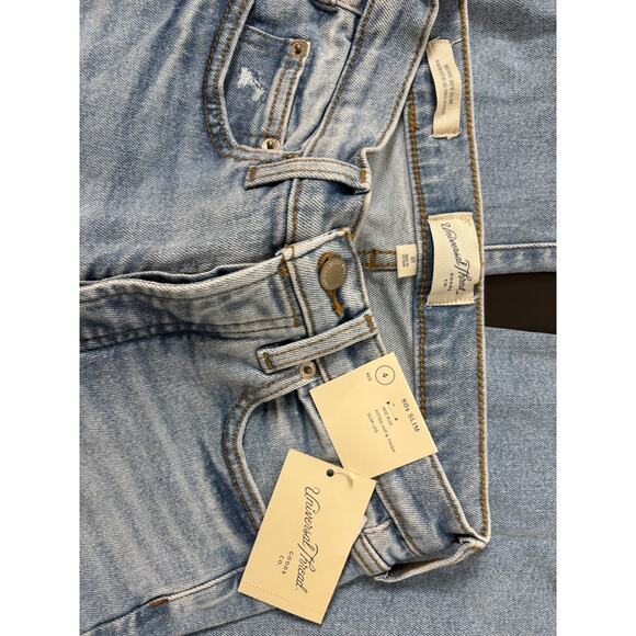 NWT Universal Threads size 4 women’s mid rise slim button fly jeans - Picture 3 of 6